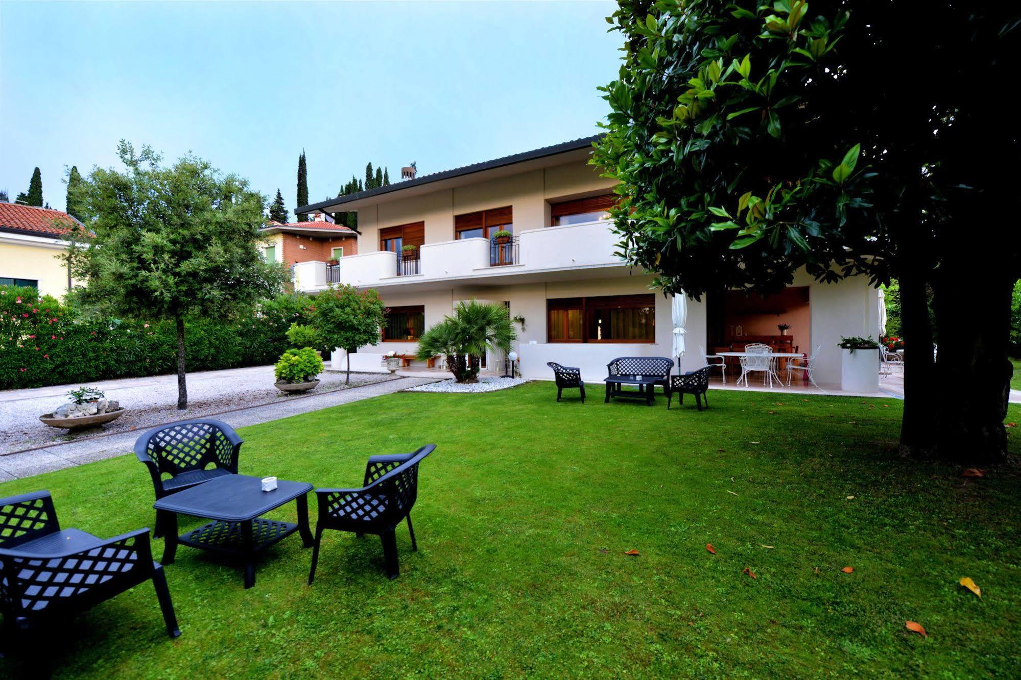 B&B Villa Bianca Sona Exterior photo